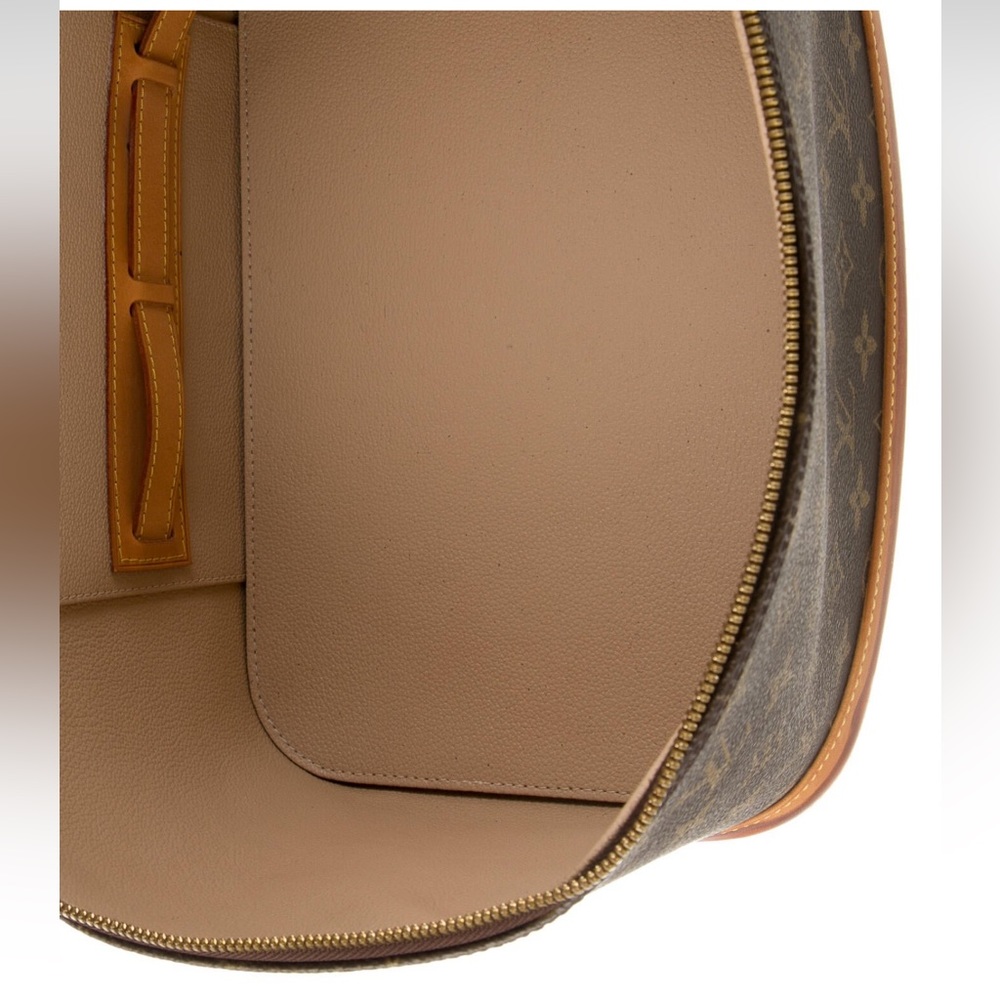 Vintage Louis Vuitton Monogram Nice Vanity cosmetic case with shoulder strap. - Picture 4 of 5